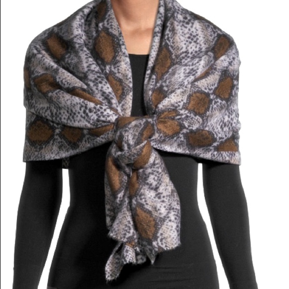 NWT Womens Blanket Scarf